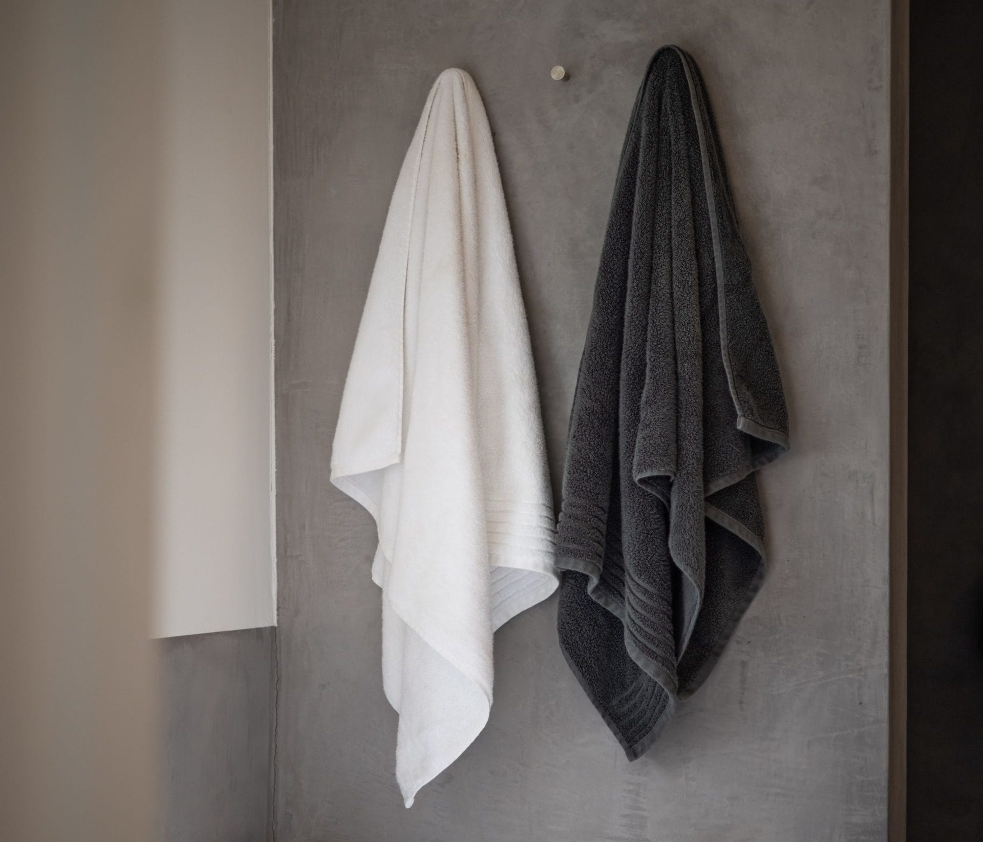 an-essential-guide-on-where-to-hang-wet-towels-in-a-small-bathroom-2023